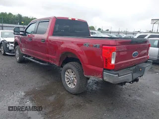 2017 Ford F-250 Lariat z VIN 1FT7W2BT6HEB48815, wystawiony jako IAAI lot #42162188 z przebiegiem 149 600 mil mil oraz . Historia ofert i sprzedaży dostępna na DreamBid. Obrazek 3.