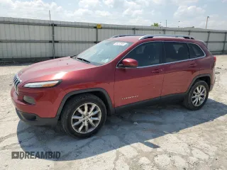 2017 Jeep Cherokee Latitude with VIN 1C4PJLCB7HW613803, listed as a Copart auction lot 58072565 with 122,321 mi miles and Salvage title. Bid and sale history available at DreamBid. Image 1.