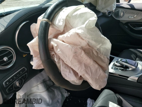 2019 Mercedes-Benz C 63 S AMG z VIN WDDWJ8HB1KF899291, wystawiony jako Copart lot #70641174 z przebiegiem Nie podano mil oraz Nie do naprawy • Non repairable. Historia ofert i sprzedaży dostępna na DreamBid. Obrazek 8.