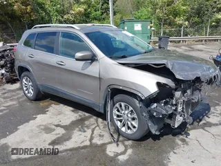 2019 Jeep Cherokee Latitude Plus with VIN 1C4PJLLB5KD184163, listed as a IAAI auction lot 41905051 with 247,574 mi miles. Bid and sale history available at carsss.com. Image 1.