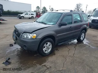 2005 Ford Escape XLS Value with VIN 1FMYU92Z35KA20497, listed as a IAAI auction lot 41509893 with 149,866 mi miles. Bid and sale history available at carsss.com. Image 18.