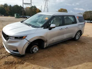 2022 Kia Carnival LXS with VIN KNDNB4H33N6117811, listed as a Copart auction lot 82462004 with 111,139 mi miles and Salvage Title. Bid and sale history available at carsss.com. Image 1.