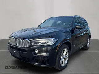 2018 BMW X5 xDrive50i z VIN 5UXKR6C53J0U15144, wystawiony jako Copart lot #58630945 z przebiegiem 204 714 mil mil oraz Tytuł czysty. Historia ofert i sprzedaży dostępna na DreamBid. Obrazek 2.