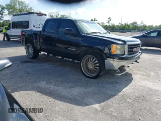 2011 GMC Sierra 1500 SLT z VIN 3GTP2WE37BG123629, wystawiony jako IAAI lot #42327267 z przebiegiem Nie podano mil oraz . Historia ofert i sprzedaży dostępna na DreamBid. Obrazek 1.