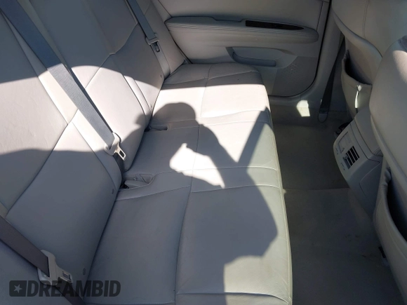 2012 Toyota Avalon z VIN 4T1BK3DB9CU450206, wystawiony jako IAAI lot #41163518 z przebiegiem 230 317 mil mil oraz . Historia ofert i sprzedaży dostępna na DreamBid. Obrazek 8.