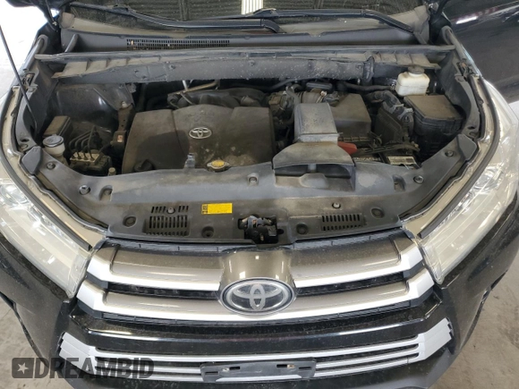 2017 Toyota Highlander XLE with VIN 5TDJZRFH0HS455595, listed as a Copart auction lot 61916645 with 196,009 mi miles and Non repairable. Bid and sale history available at DreamBid. Image 12.