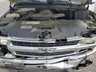 2001 Chevrolet Tahoe LT z VIN 1GNEK13TX1R176358, wystawiony jako Copart lot #56389115 z przebiegiem 241 898 mil mil oraz Szkoda całkowita • Salvage title. Historia ofert i sprzedaży dostępna na DreamBid. Obrazek 12.