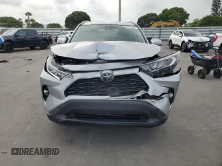 2021 Toyota RAV4 XLE with VIN 2T3W1RFVXMW161939, listed as a Copart auction lot 62233415 with 34,291 mi miles and Salvage title. Bid and sale history available at DreamBid. Image 5.