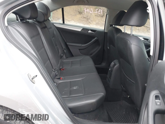 2013 Volkswagen Jetta SE с VIN 3VWDP7AJ5DM367473, выставлен на аукционе IAAI как лот 42541037 с пробегом 132 614 миль миль и . История ставок и продаж доступна на DreamBid. Изображение 8.