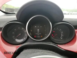 2016 FIAT 500X Easy z VIN ZFBCFYBT3GP351572, wystawiony jako Copart lot #56774675 z przebiegiem 111 344 mil mil oraz Szkoda całkowita • Salvage title. Historia ofert i sprzedaży dostępna na DreamBid. Obrazek 9.