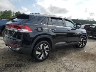 2025 Volkswagen Atlas SE with VIN 1V2WE2CA4SC224304, listed as a Copart auction lot 60569065 with 1,524 mi miles and Salvage title. Bid and sale history available at DreamBid. Image 3.
