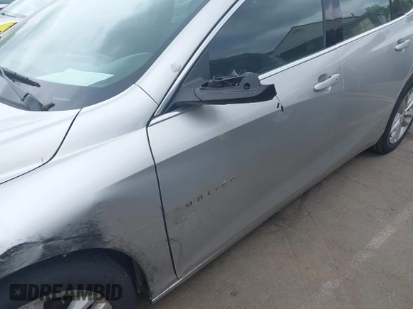 2018 Chevrolet Malibu LT z VIN 1G1ZD5ST7JF150565, wystawiony jako IAAI lot #42069844 z przebiegiem 180 382 mil mil oraz . Historia ofert i sprzedaży dostępna na DreamBid. Obrazek 17.