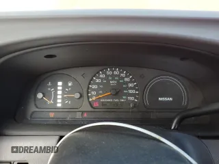 1998 Nissan Frontier XE z VIN 1N6DD26S8WC368957, wystawiony jako Copart lot #56512965 z przebiegiem 112 819 mil mil oraz Szkody całkowita. Historia ofert i sprzedaży dostępna na DreamBid. Obrazek 9.