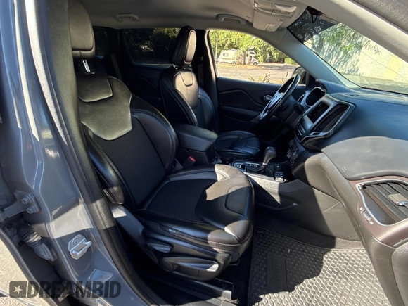 2021 Jeep Cherokee Latitude Plus z VIN 1C4PJMLB5MD109942, wystawiony jako Copart lot #66739905 z przebiegiem 20 197 mil mil oraz Czysty tytuł • Clean title. Historia ofert i sprzedaży dostępna na DreamBid. Obrazek 5.
