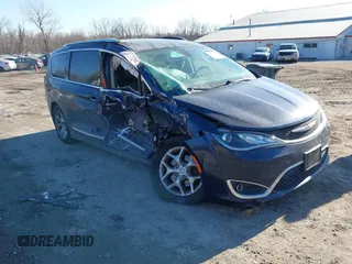 2018 Chrysler Pacifica Touring L z VIN 2C4RC1BGXJR127280, wystawiony jako IAAI lot #41374468 z przebiegiem Nie podano mil oraz . Historia ofert i sprzedaży dostępna na DreamBid. Obrazek 1.