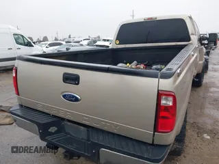 2008 Ford Super Duty F-250 SRW XL with VIN 1FTSX21R28EB92694, listed as a IAAI auction lot 41433945 with 209,613 mi miles. Bid and sale history available at carsss.com. Image 16.