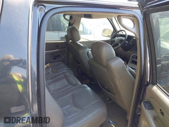 2004 Chevrolet Suburban LT with VIN 1GNFK16T84J236303, listed as a IAAI auction lot 42079367 with 274,111 mi miles and . Bid and sale history available at DreamBid. Image 7.