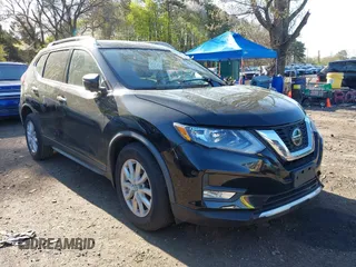 2018 Nissan Rogue SV z VIN JN8AT2MV6JW344822, wystawiony jako IAAI lot #42114633 z przebiegiem 80 228 mil mil oraz . Historia ofert i sprzedaży dostępna na DreamBid. Obrazek 1.