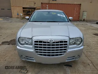 2008 Chrysler 300 C with VIN 2C3LK63H78H244347, listed as a Copart auction lot 71287504 with 201,210 mi miles and Salvage Title. Bid and sale history available at DreamBid. Image 5.