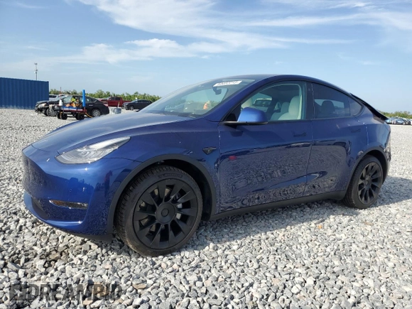 2022 Tesla Model Y Long Range z VIN 7SAYGDEE2NF433907, wystawiony jako Copart lot #54402215 z przebiegiem 44 765 mil mil oraz Szkody całkowita. Historia ofert i sprzedaży dostępna na DreamBid. Obrazek 1.