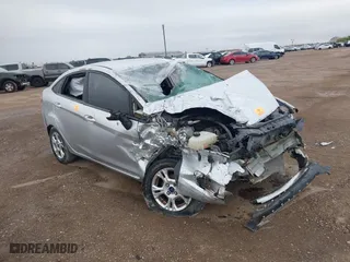 2015 Ford Fiesta SE with VIN 3FADP4BJ2FM220598, listed as a IAAI auction lot 41213342 with 1 mi miles. Bid and sale history available at carsss.com. Image 1.