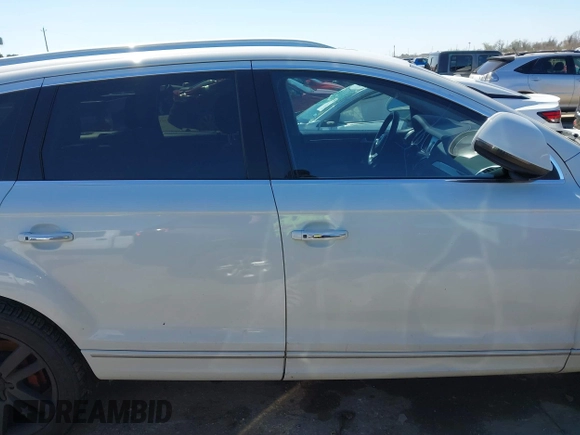2014 Audi Q7 3.0T Premium Plus with VIN WA1LGAFEXED000843, listed as a IAAI auction lot 41728585 with 169,033 mi miles. Bid and sale history available at carsss.com. Image 14.