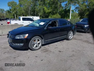 2012 Volkswagen Passat SE z VIN 1VWBN7A3XCC086400, wystawiony jako IAAI lot #41839332 z przebiegiem 83 567 mil mil oraz . Historia ofert i sprzedaży dostępna na DreamBid. Obrazek 2.