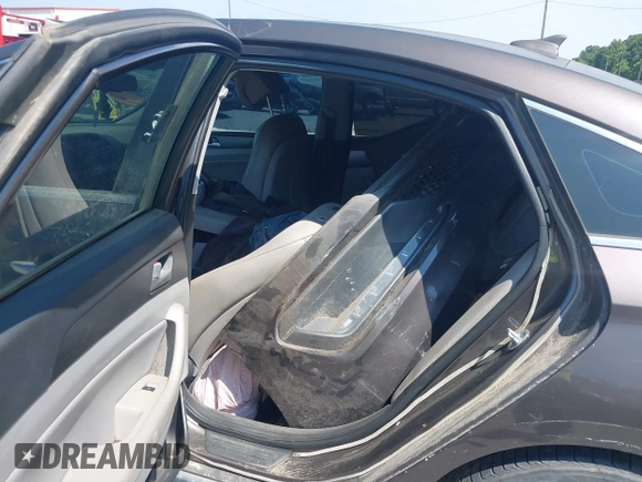 2017 Hyundai Sonata Sport with VIN 5NPE34AF4HH472661, listed as a IAAI auction lot 39608418 with Not Provided miles. Bid and sale history available at carsss.com. Image 8.