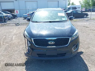 2017 Kia Sorento LX z VIN 5XYPGDA32HG265986, wystawiony jako IAAI lot #42571760 z przebiegiem 108 677 mil mil oraz . Historia ofert i sprzedaży dostępna na DreamBid. Obrazek 12.