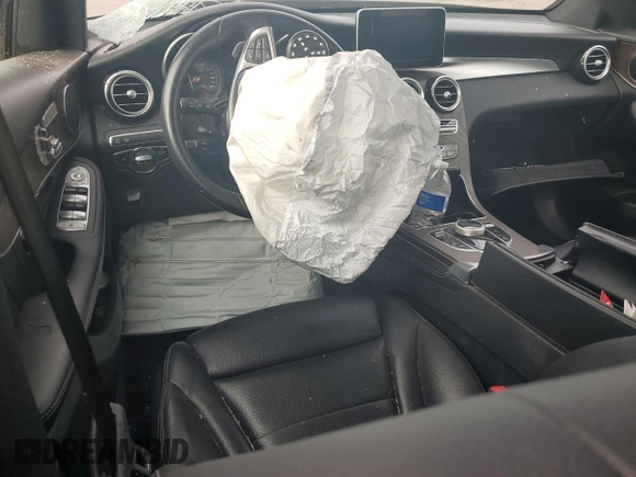 2019 Mercedes-Benz GLC 300 z VIN WDC0G4JB4KV165942, wystawiony jako Copart lot #46959205 z przebiegiem Nie podano mil oraz Szkoda całkowita • Salvage title. Historia ofert i sprzedaży dostępna na DreamBid. Obrazek 8.