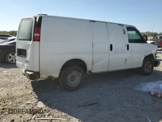 2007 GMC Savana Cargo Van with VIN 1GTGG25V271153977, listed as a Copart auction lot 87487724 with 266,745 mi miles and Non Repairable. Bid and sale history available at carsss.com. Image 3.