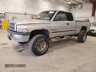 2001 Dodge Ram 2500 with VIN 1B7KF23ZX1J239869, listed as a Copart auction lot 81002024 with 97,358 mi miles and Clean Title. Bid and sale history available at carsss.com. Image 1.