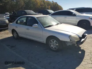 2001 Hyundai Sonata GLS with VIN KMHWF35V11A474934, listed as a Copart auction lot 83633174 with 127,176 mi miles and Clean Title. Bid and sale history available at carsss.com. Image 4.