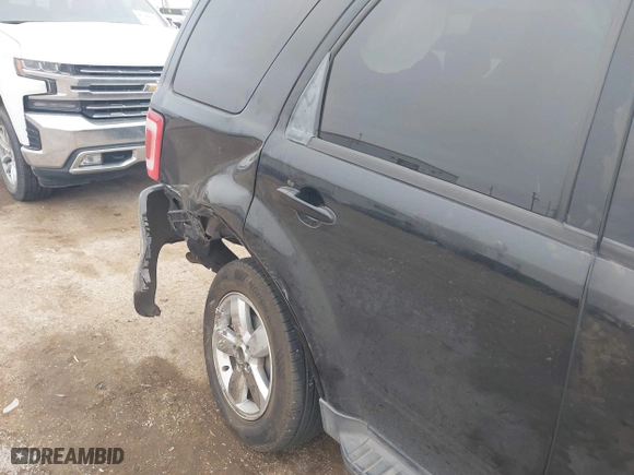 2008 Ford Escape Limited with VIN 1FMCU04198KD92105, listed as a IAAI auction lot 41559245 with 189,821 mi miles. Bid and sale history available at carsss.com. Image 6.