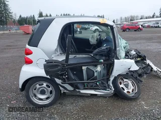 2012 Smart fortwo Pure with VIN WMEEJ3BA3CK573365, listed as a IAAI auction lot 41910721 with Not Provided miles and . Bid and sale history available at DreamBid. Image 13.