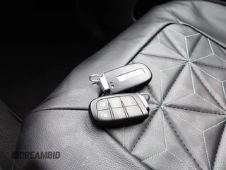 2020 Jeep Grand Cherokee Altitude z VIN 1C4RJFAG9LC157516, wystawiony jako IAAI lot #41796424 z przebiegiem 85 720 mil mil oraz . Historia ofert i sprzedaży dostępna na DreamBid. Obrazek 11.