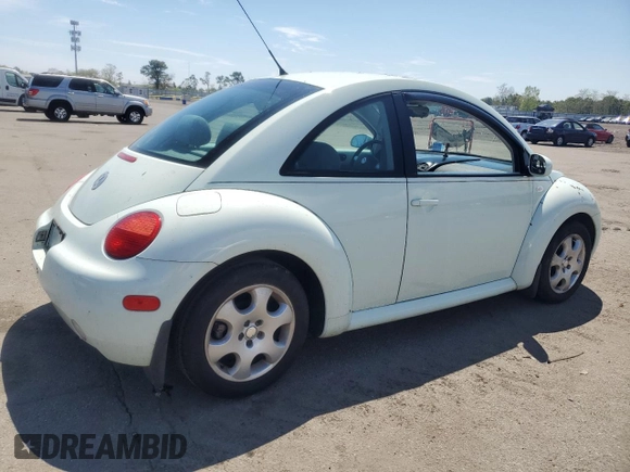 2002 Volkswagen Beetle GLS z VIN 3VWCK21C42M457645, wystawiony jako Copart lot #55900935 z przebiegiem 112 836 mil mil oraz Czysty tytuł • Clean title. Historia ofert i sprzedaży dostępna na DreamBid. Obrazek 3.