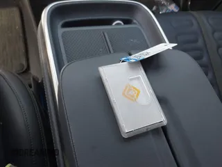 2025 Rivian R1T Adventure z VIN 7FCTGBAA9SN035986, wystawiony jako IAAI lot #41510257 z przebiegiem 2 102 mil mil oraz . Historia ofert i sprzedaży dostępna na DreamBid. Obrazek 11.