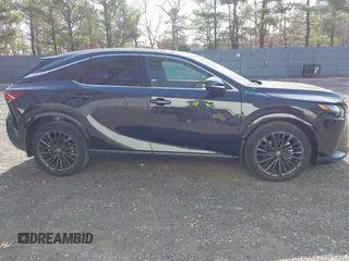 2024 Lexus RX 350 z VIN 2T2BAMCA6RC079450, wystawiony jako IAAI lot #41781873 z przebiegiem 6749 mil mil oraz . Historia ofert i sprzedaży dostępna na DreamBid. Obrazek 13.