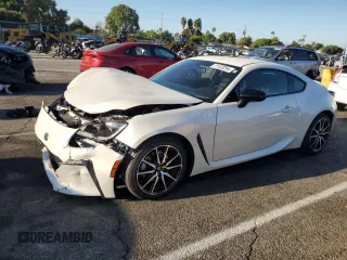 2024 Toyota GR86 with VIN JF1ZNBB12R8755679, listed as a Copart auction lot 71123254 with 6,774 mi miles and Salvage Title. Bid and sale history available at carsss.com. Image 1.