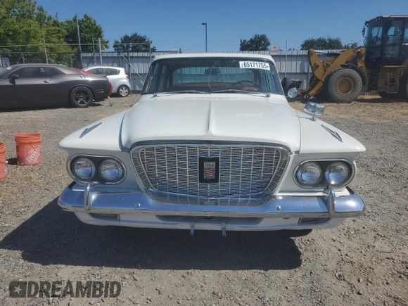 1960 Plymouth Valiant z VIN 1302156208, wystawiony jako Copart lot #65171755 z przebiegiem 84 776 mil mil oraz Czysty tytuł • Clean title. Historia ofert i sprzedaży dostępna na DreamBid. Obrazek 5.
