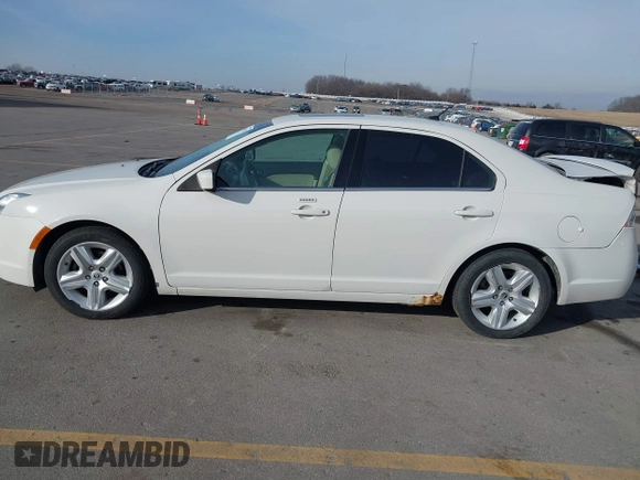 2011 Mercury Milan with VIN 3MEHM0HA2BR602811, listed as a IAAI auction lot 41490343 with 163,321 mi miles. Bid and sale history available at carsss.com. Image 14.