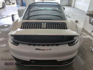 2022 Porsche 911 4S with VIN WP0BB2A91NS232212, listed as a Copart auction lot 73960974 with 0 mi miles and Non Repairable. Bid and sale history available at carsss.com. Image 6.