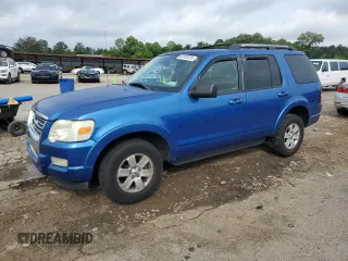 2010 Ford Explorer XLT z VIN 1FMEU6DE2AUA09064, wystawiony jako Copart lot #55181075 z przebiegiem 112 333 mil mil oraz Szkoda całkowita • Salvage title. Historia ofert i sprzedaży dostępna na DreamBid. Obrazek 1.