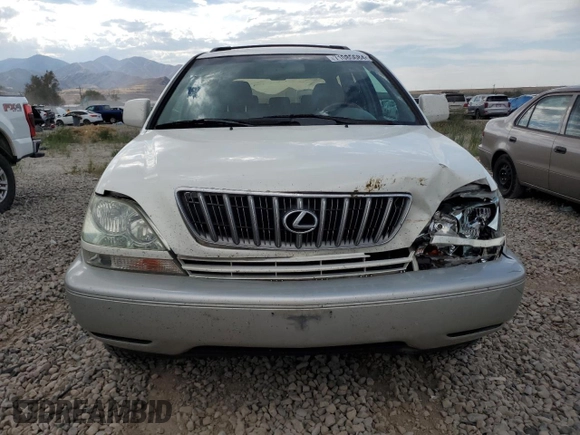 2002 Lexus RX 300 with VIN JTJGF10U620139619, listed as a Copart auction lot 71085684 with 218,040 mi miles and Salvage Title. Bid and sale history available at carsss.com. Image 5.