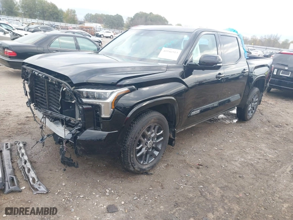 2024 Toyota Tundra 4WD Platinum with VIN 5TFNA5DB1RX222434, listed as a IAAI auction lot 40946913 with 2,594 mi miles. Bid and sale history available at carsss.com. Image 19.