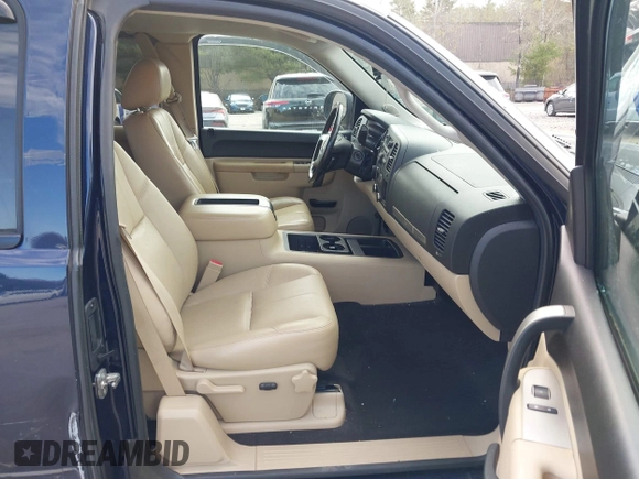 2011 Chevrolet Silverado 1500 LT with VIN 1GCRKSE33BZ398223, listed as a IAAI auction lot 42106322 with 94,829 mi miles and . Bid and sale history available at DreamBid. Image 5.