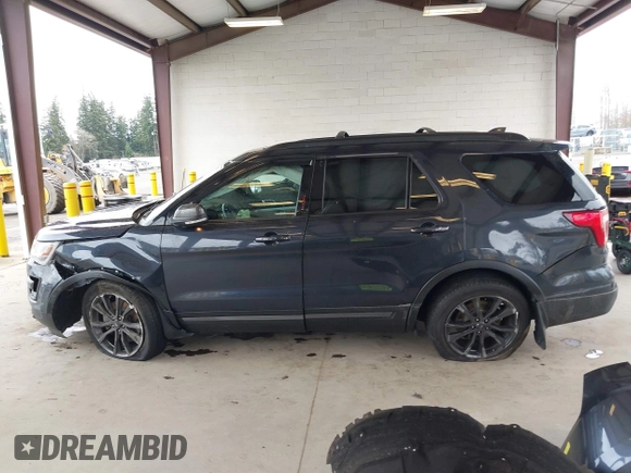 2017 Ford Explorer XLT z VIN 1FM5K8D85HGD91711, wystawiony jako IAAI lot #41848391 z przebiegiem 106 577 mil mil oraz . Historia ofert i sprzedaży dostępna na DreamBid. Obrazek 14.