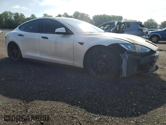 2013 Tesla Model S с VIN 5YJSA1CG2DFP25370, выставлен на аукционе Copart как лот 64003825 с пробегом 85 656 миль миль и Списание • Salvage title. История ставок и продаж доступна на DreamBid. Изображение 4.