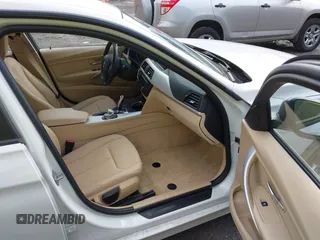 2014 BMW 3 Series 320i xDrive с VIN WBA3C3G58ENS68194, выставлен на аукционе IAAI как лот 41732422 с пробегом 103 206 миль миль и . История ставок и продаж доступна на DreamBid. Изображение 5.